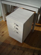 deskS